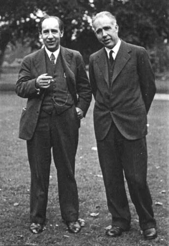 Harald Bohr (on the left) with his brother Niels
 
