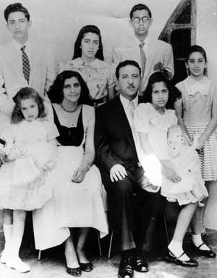 Chela with his family in 1956