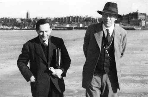 Slebarski with Freundlich on the West Sands at St Andrews
 