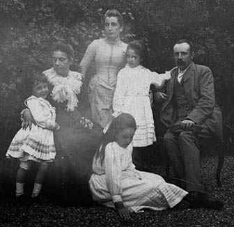 1891: Steggall with his family